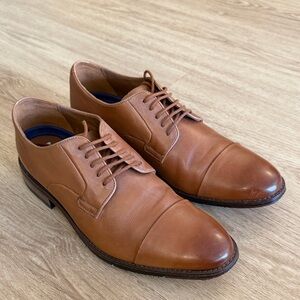 Clarks Men’s Tan Leather Cap-Toe Derby Shoes